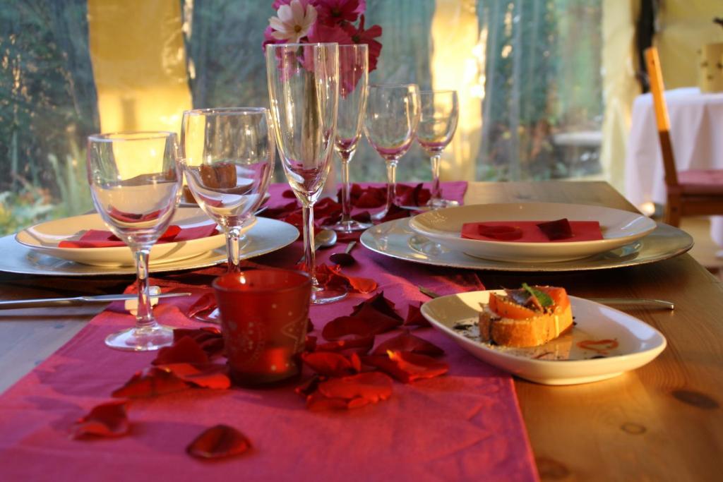 Hotel Restaurant Rose Des Pyrenees Belvianes-et-Cavirac ภายนอก รูปภาพ